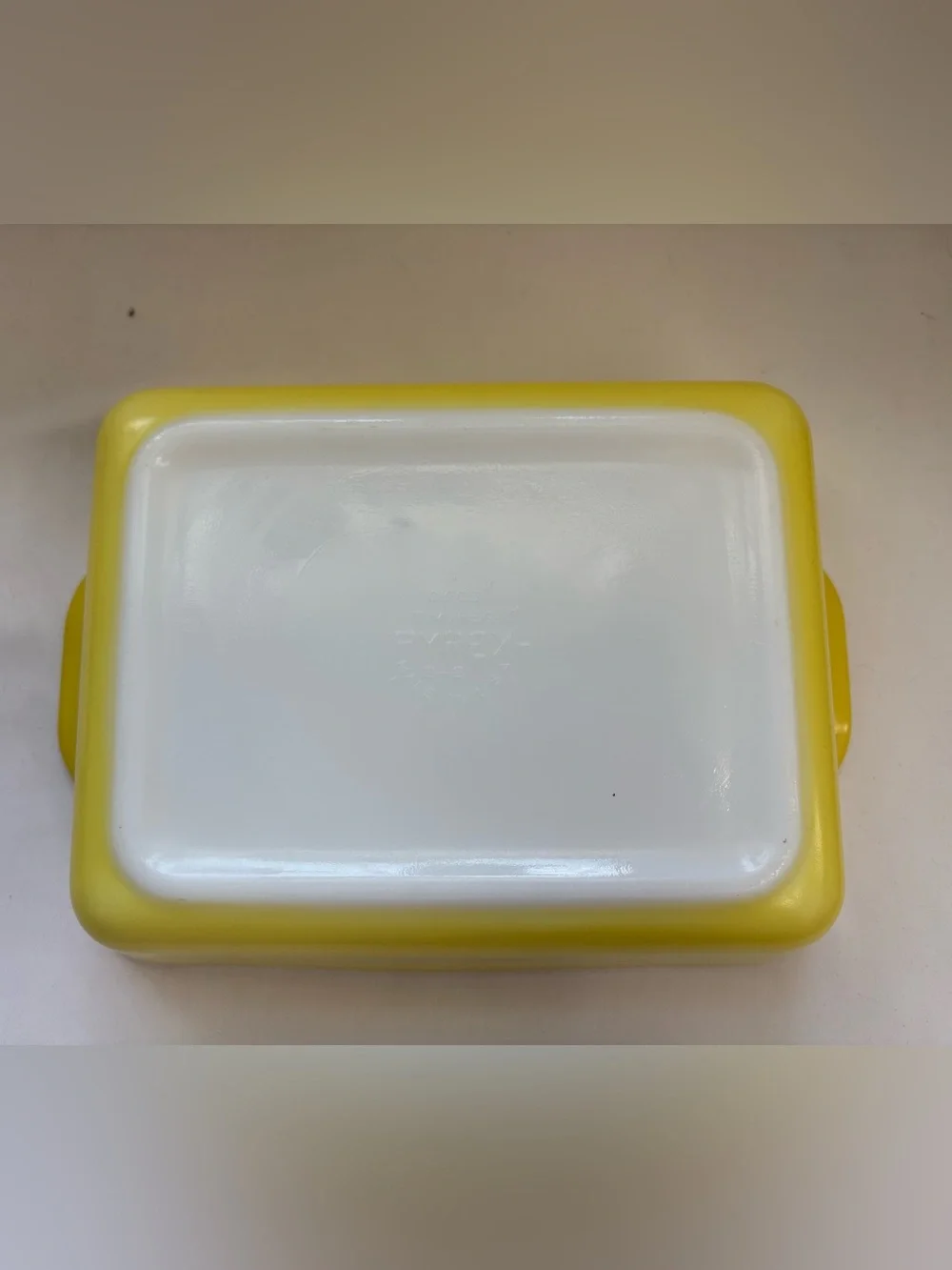 Vintage Pyrex dish with lid